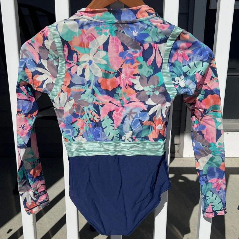 Athleta Girl Rashguard Swimsuit Size Long Sleeve Size MEDIUM 8-10 Bora Bora